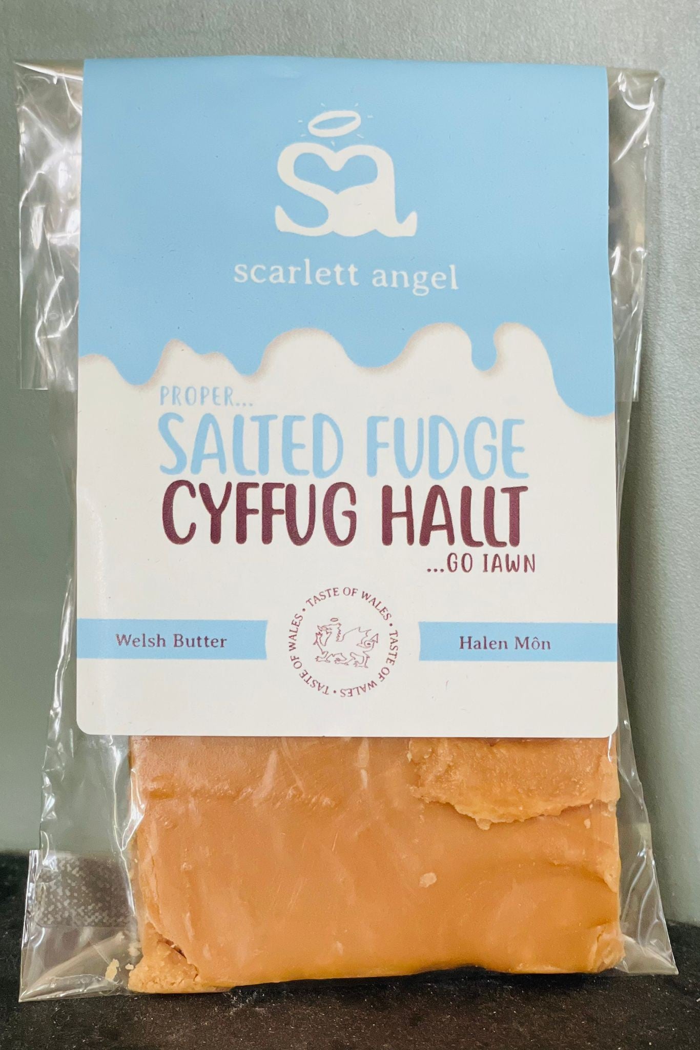 Cyffug Slabiau Hallt Cymreig